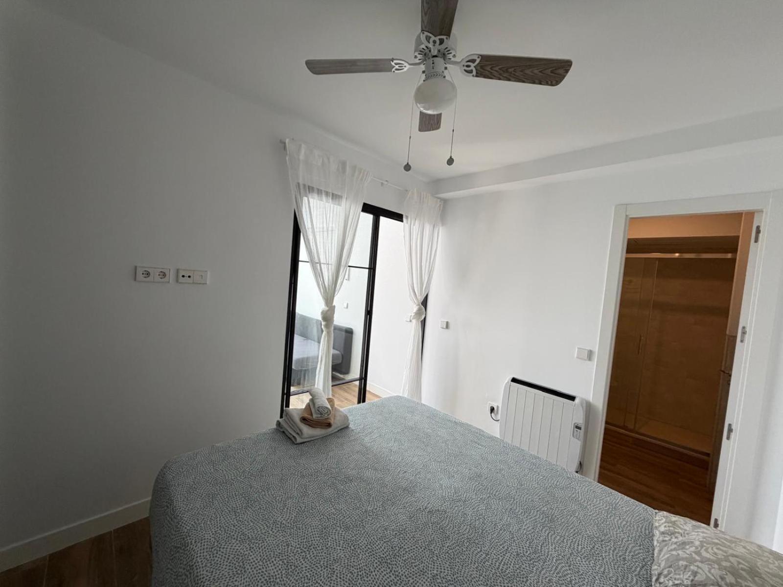 Bernabeu/ C.Universitaria Apartments — Fotos 3